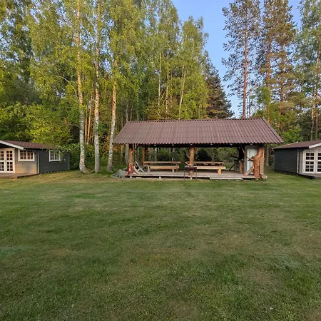 Timu Talu Puhkemajad مكان تخييم Ruhnu